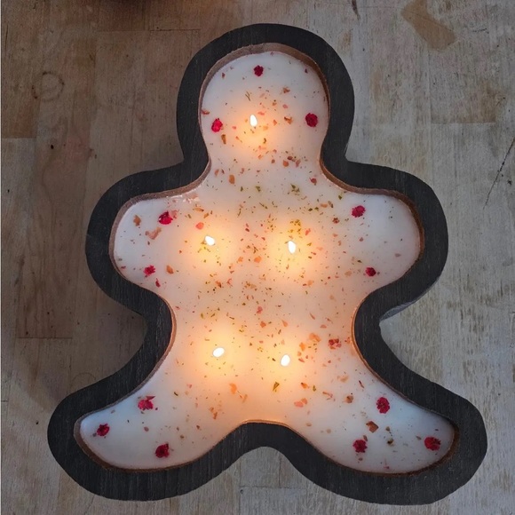 Kirkton House Gingerbread Cinnamon Candle 31 oz - Picture 3 of 3